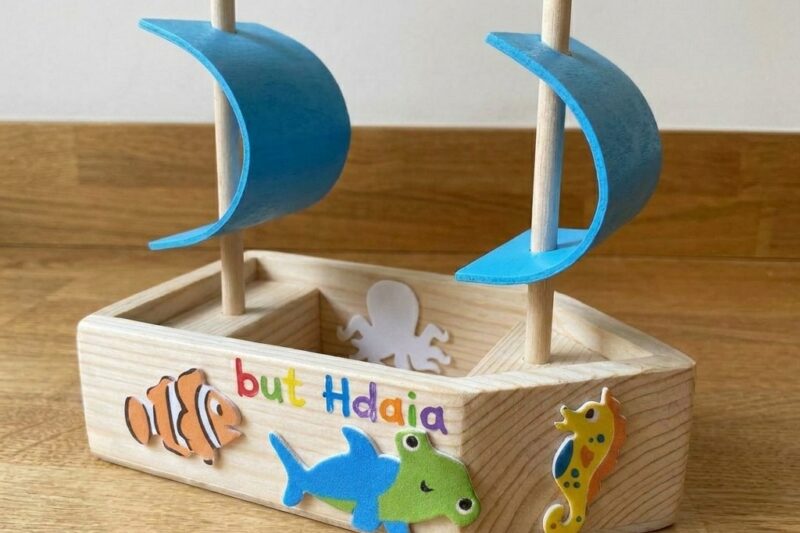 Make a small boat that floats on the water: 7 Best Travel DIY Ideas