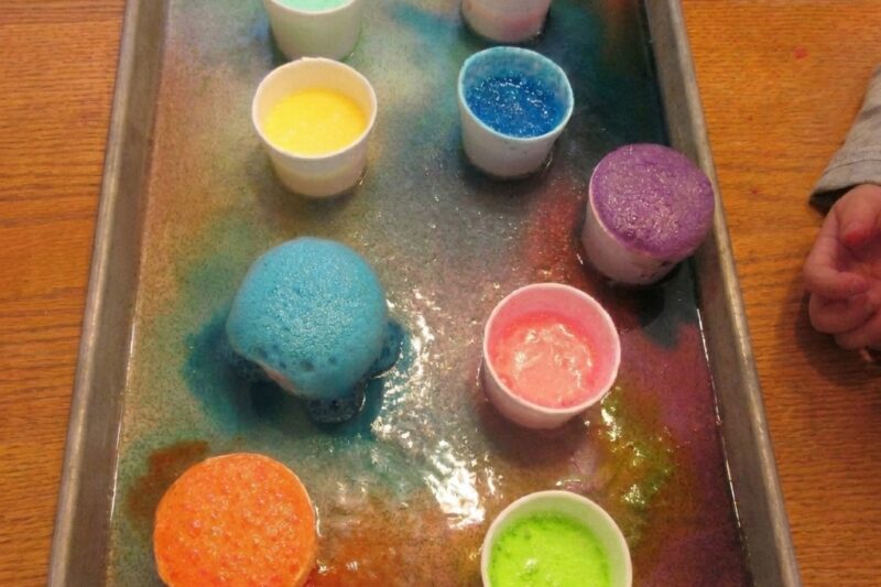 Scientific experiments in color: 6 Best Kid-Friendly Experiments