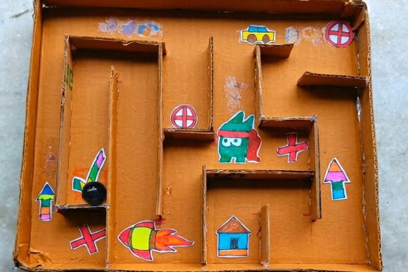 Create a ball maze inside a shoebox: 10 Best Travel Crafts