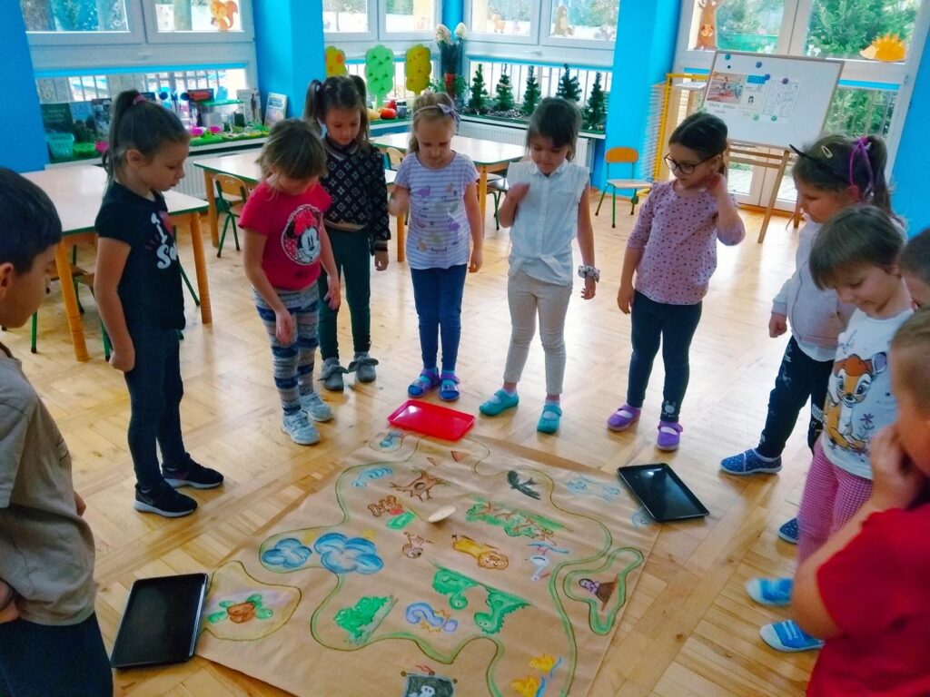 treasure hunt game in the classroom
